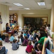 Conta-contes a la Biblioteca1