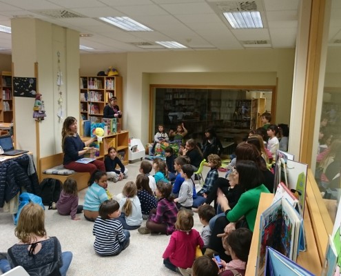 Conta-contes a la Biblioteca1