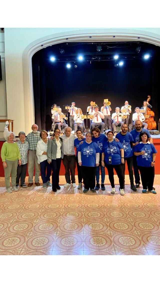 Encara ens ve un somriure als llavis quan pensem en l’estrena d’aquest diumenge de la nostra Sardana “Jo soc com tu”. Us compartim un trosset 🎶 Què us ha semblat? 😊

🧡 MOLTES GRÀCIES A👇🏻

🎁 La Sra. Carme Foix, per regalar-nos aquesta sardana tan especial per nosaltres!
🎤 Les persones ateses, que han demostrat un cop més que són unes artistes!
🎵 En Josep Fecúndez, per posar música a la nostra lletra i fer que prengués vida! 
🎤La Laura Lloveras, per acompanyar-nos amb la seva magnífica veu.
🎺Als músics de les cobles. @coblapremia @coblamarinada.
👏🏻Per últim, no podíem tenir millor públic que el de l’auditori de la Societat Cultural Sant Jaume @santjaume_premiadedalt, de Premià de Dalt. Moltes gràcies per l’acollida i per ballar al compàs del “Jo soc com tu”!

#cobles #cobla #sardana #sardanajosoccomtu #josoccomtu #fundacióelmaresme #personesambdisCapacitat #culturainclusiva #inclusió #música