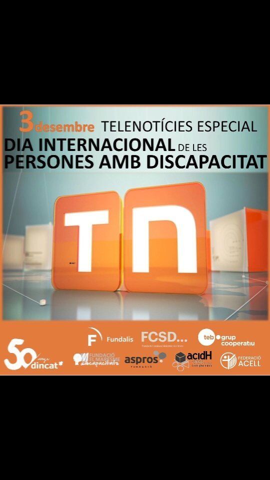Amb molta il.lusió, us compartim unes imatges del procés de creació del reportatge inclusiu que hem treballat amb @_dincat i @tv3.info de cara al Telenotícies Vespre d'aquest diumenge 3 de desembre.

En l'elecció del reportatge, s'ha escoltat la veu d'un grup de persones ateses a diferents serveis de l'entitat.

La "nostra peça informativa" sensibilitzarà sobre les llistes d'espera i la manca de suports en els serveis d'acolliment residencial, tenint com a testimonis en Sergi, atès al centre ocupacional Pere Parera i la seva mare, i en Ramsès, del Servei d'Acompanyament a l'Envelliment Actiu Comunitari.

En Francesc, atès entre d'altres al Servei d'Acompanyament a la Vida Independent, i la Cristina, del Centre Ocupacional Poble Sec, han participat en la realització de les entrevistes que nodriran el reportatge.

A més, diumenge assistiran al consell de redacció per visionar tots els reportatges fets per la resta d'entitats participants i opinar sobre l'ordre de prioritat de tots els temes d'actualitat que inclourà el Telenotícies. Tot un exemple de periodisme inclusiu!!!

Quines ganes tenim de veure les notícies aquest diumenge!!!

Gràcies, @fundacioiluro, per acollir part del rodatge del reportatge a les vostres instal.lacions, mostrant una mica del taller de lectura fàcil que fem amb vosaltres🫶🏼

@fundaciomap @fundacioaspros @tebvist @tebcooperativa @acidh.il @federacio_acell @fcsdown @fundalistgn 

#DiaInternacionaldelesPersonesambDiscapacitat #3dedesembre #josoccom